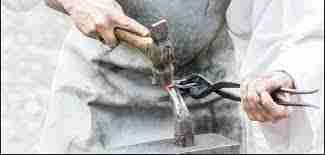 İşleyen demir pas tutmaz (ışıldar)